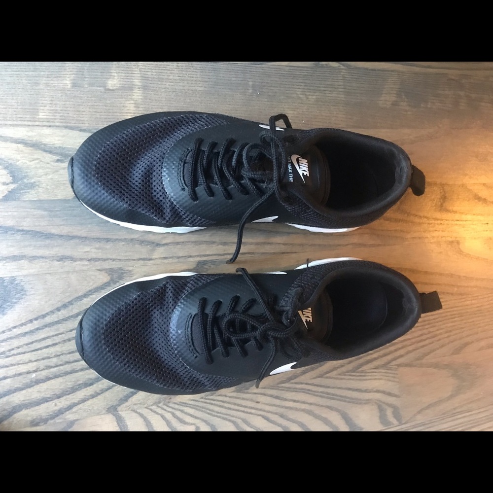 Nike Thea